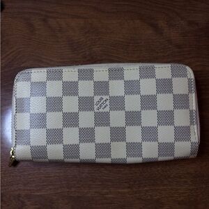 Louis Vuitton Cream and Gray Checkered Wallet